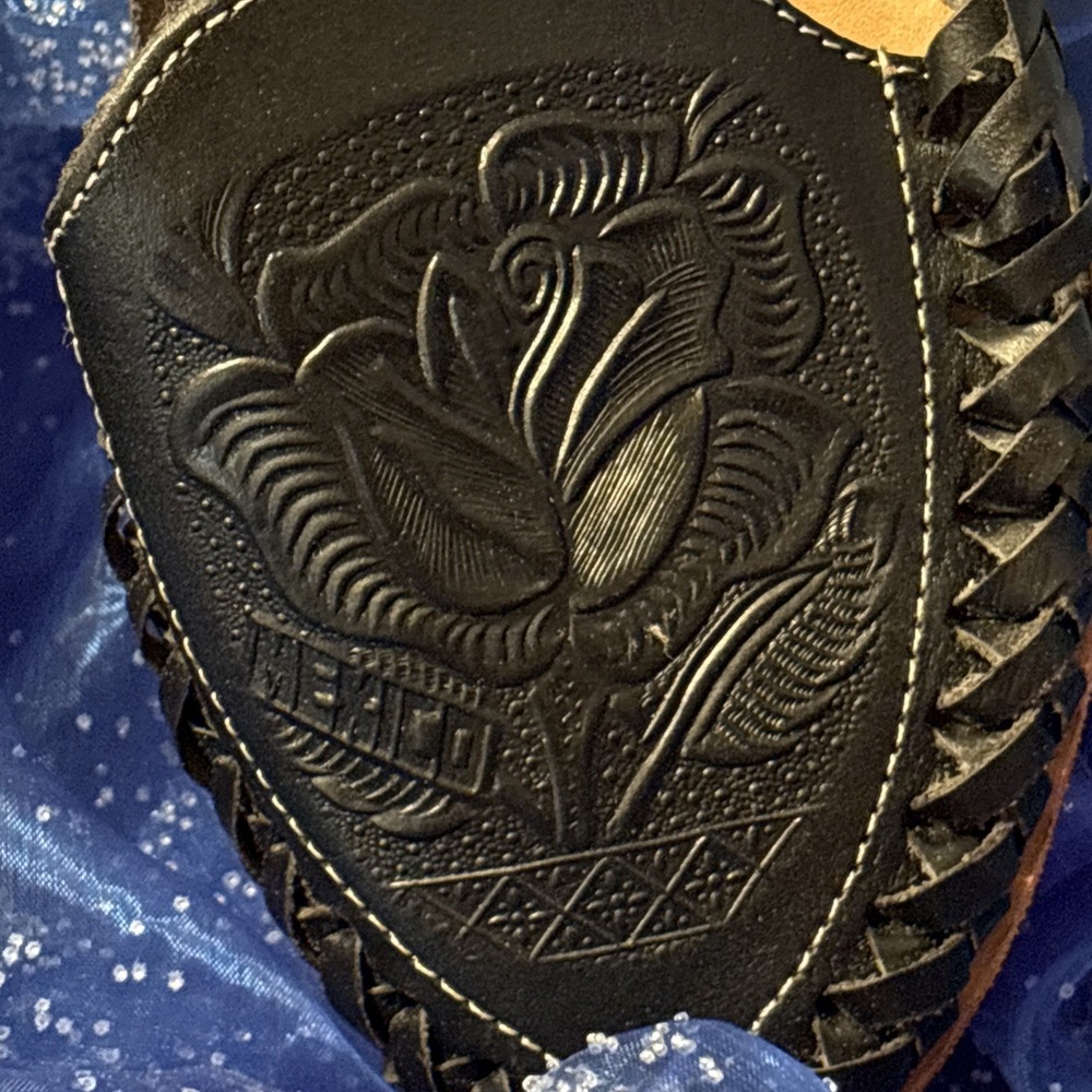 Vestida‎ Y Alborotada Black Flats/ Sandal Size 10 Shoes - Picture 5 of 8